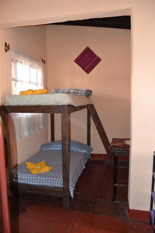 Hostal Morenos Antigua Buitenkant foto