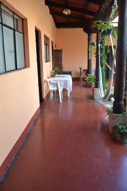 Hostal Morenos Antigua Buitenkant foto